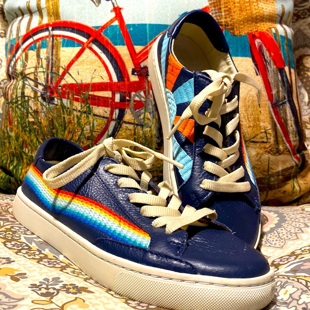 Soludos Chill Out rainbow sunset blue leather sneakers size US 7